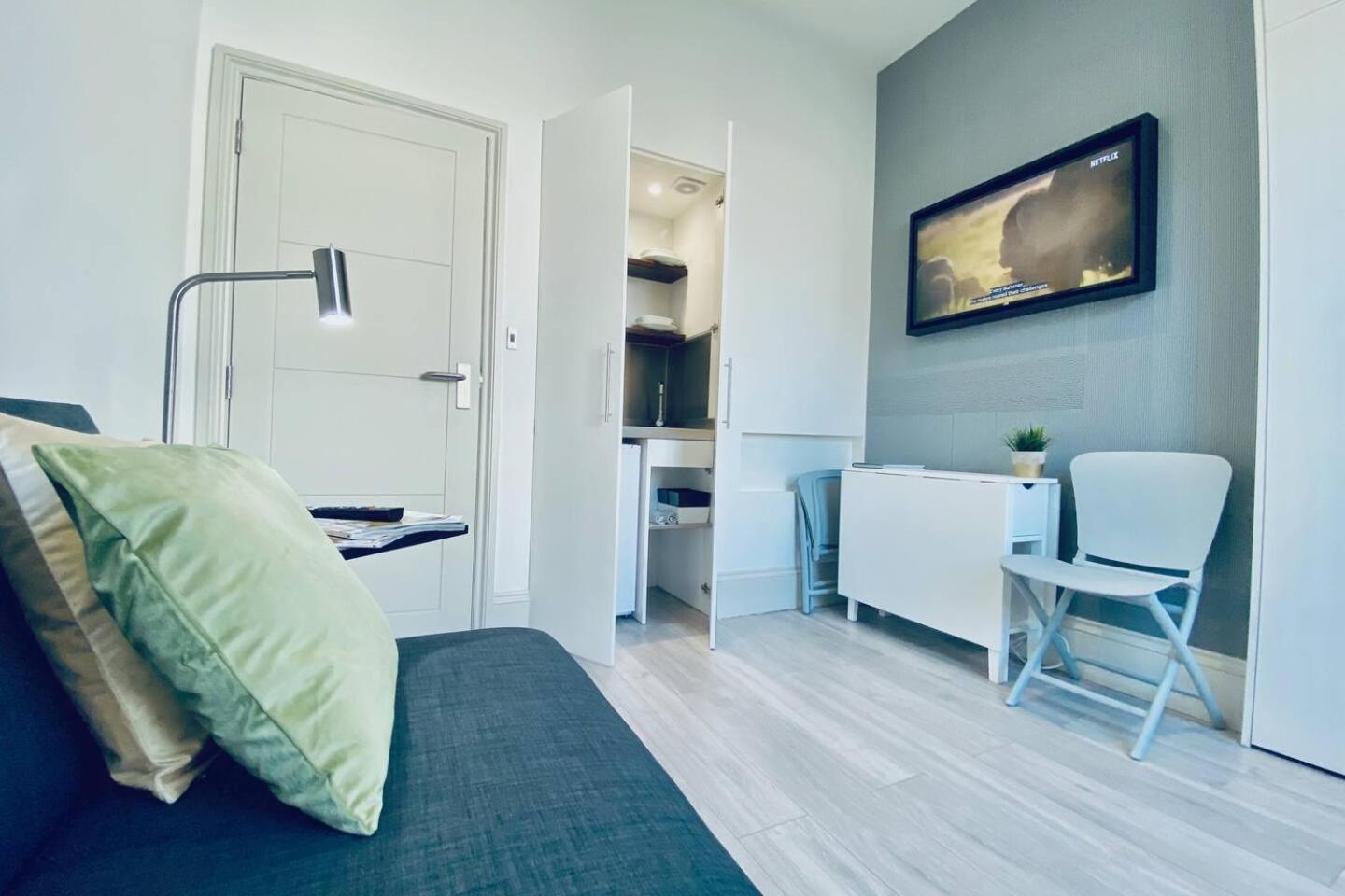 Apt 03 Beachside Beauty Central Studio Steps From Cafes Brighton Eksteriør bilde
